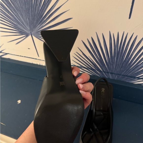 BCBG gentle used sling back pumps - Picture 2 of 4